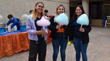 UTSA with cotton candy - full-size